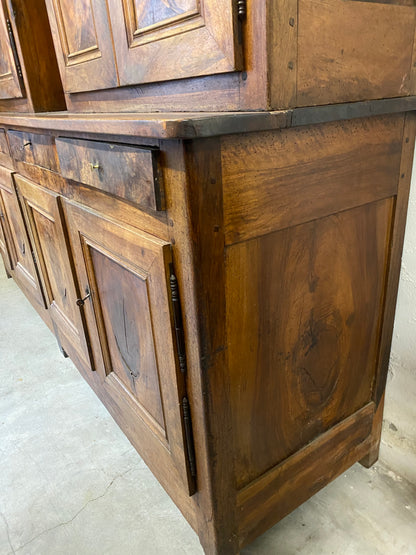 Credenza libreria con alzata noce . Fine XVIII secolo