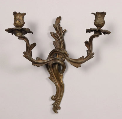 Gruppo di cinque applique a due luci in bronzo.  XIX secolo