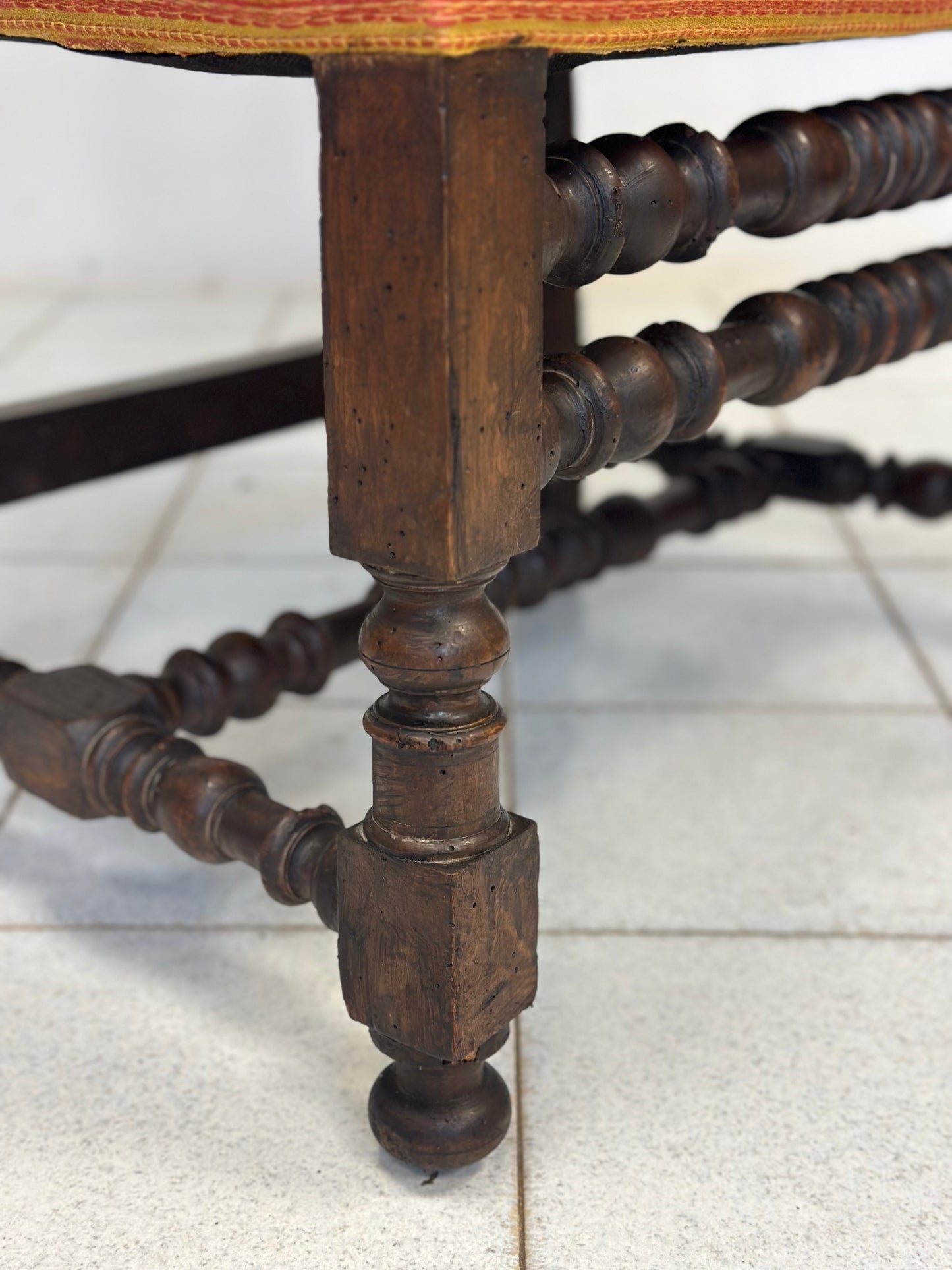 Trono seggiolone capotavola . Modena XVII secolo