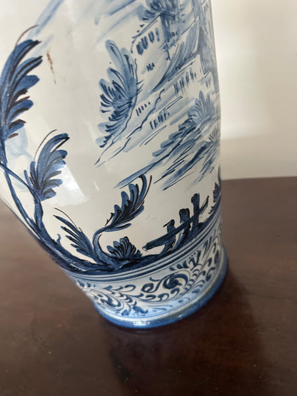 Vaso da farmacia in maiolica bianca e blu Savona Albissola
inizio 900