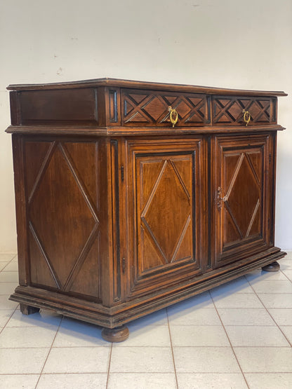 Credenza in noce Luigi XIV Lombardia Piemonte XVII secolo