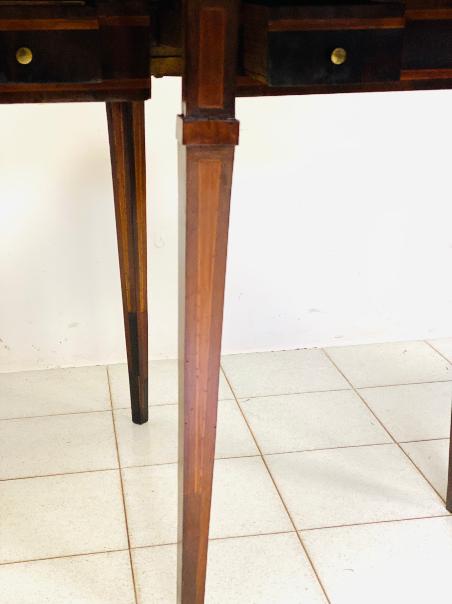 Tavolino da gioco luigi xvi . Genova fine 700.