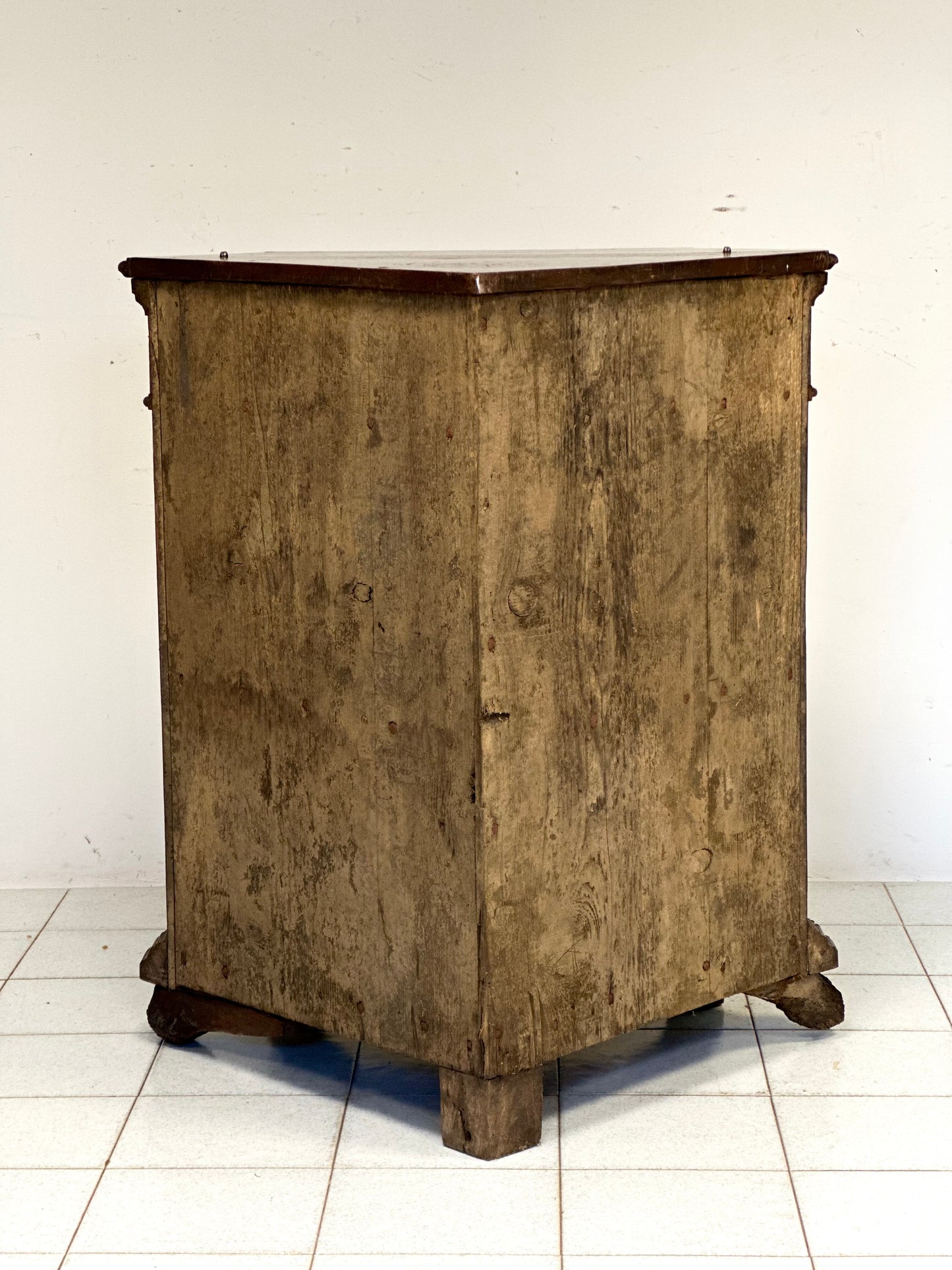 Angoliera Luigi XIV in noce Lombardia 600
