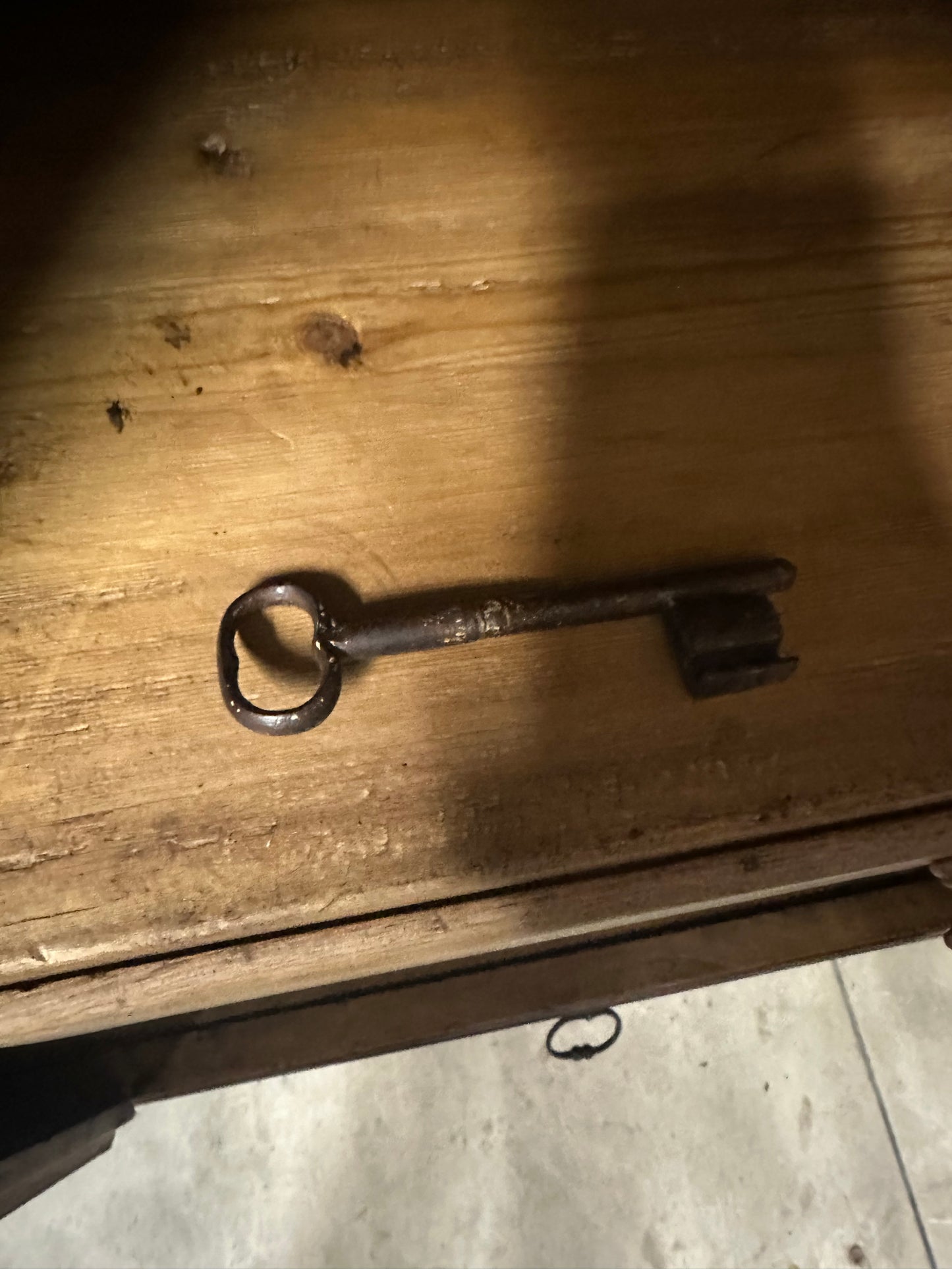 Armadio provenzale in noce . XVIII secolo  ( restaurato )