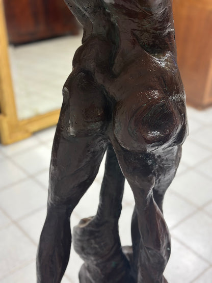 Scultura in bronzo patinato Fanciulla al vento . XX secolo altezza 174 cm