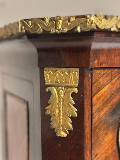 Vetrina cristalliera Napeleone III. Parigi XIX secolo