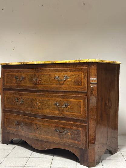 Cassettone Luigi XV . Napoli primi 700