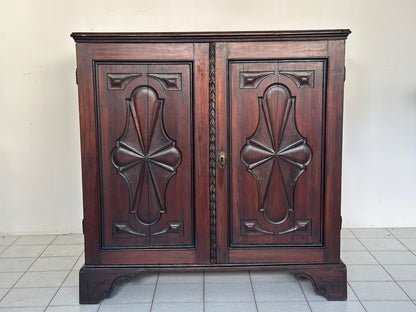 Credenza mezzo armadio.   Genova Luigi XIV