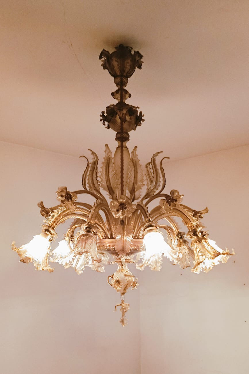 Lampadario in vetro di Murano. Barovier & Toso ( Venezia ) Primi XX secolo.  154 x 124.