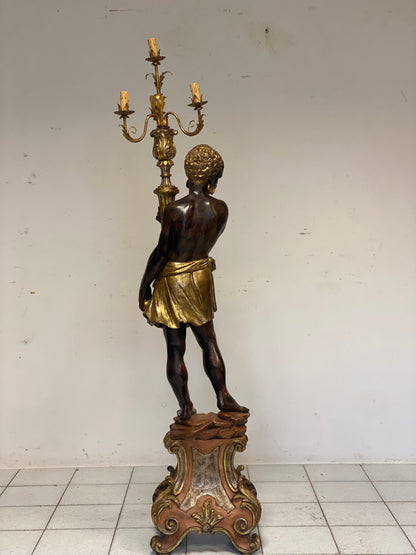 Moro di Venezia scultura in legno scolpito laccato dipinto e dorato epoca 800 . H 175 cm