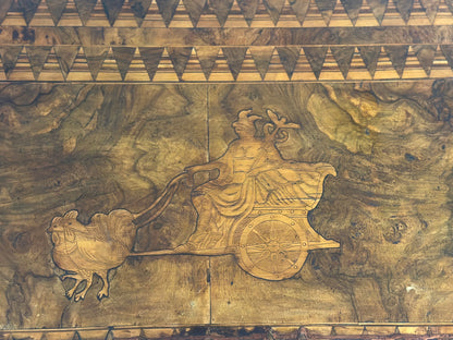 Tavolo intarsiato . Rolo XIX secolo