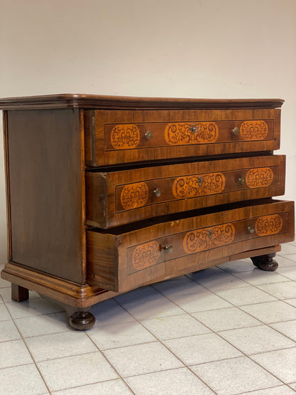 Louis XV shaped chest of drawers. Verona late 17th/early 18th century