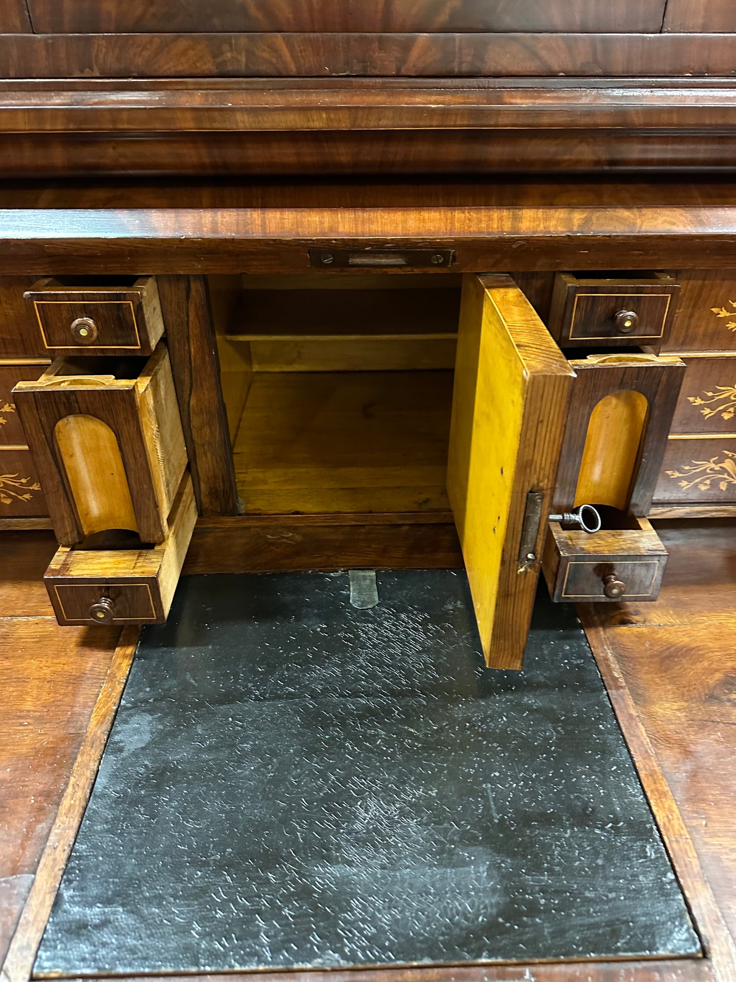 Trumeau biedermeier . Vienna primi del XIX secolo