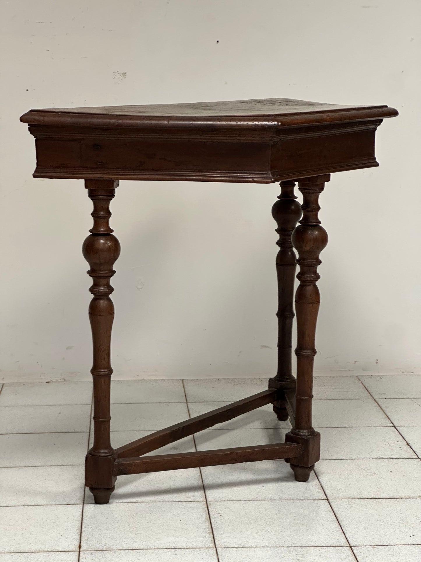Consolle Luigi XIV lombarda . XVIII secolo