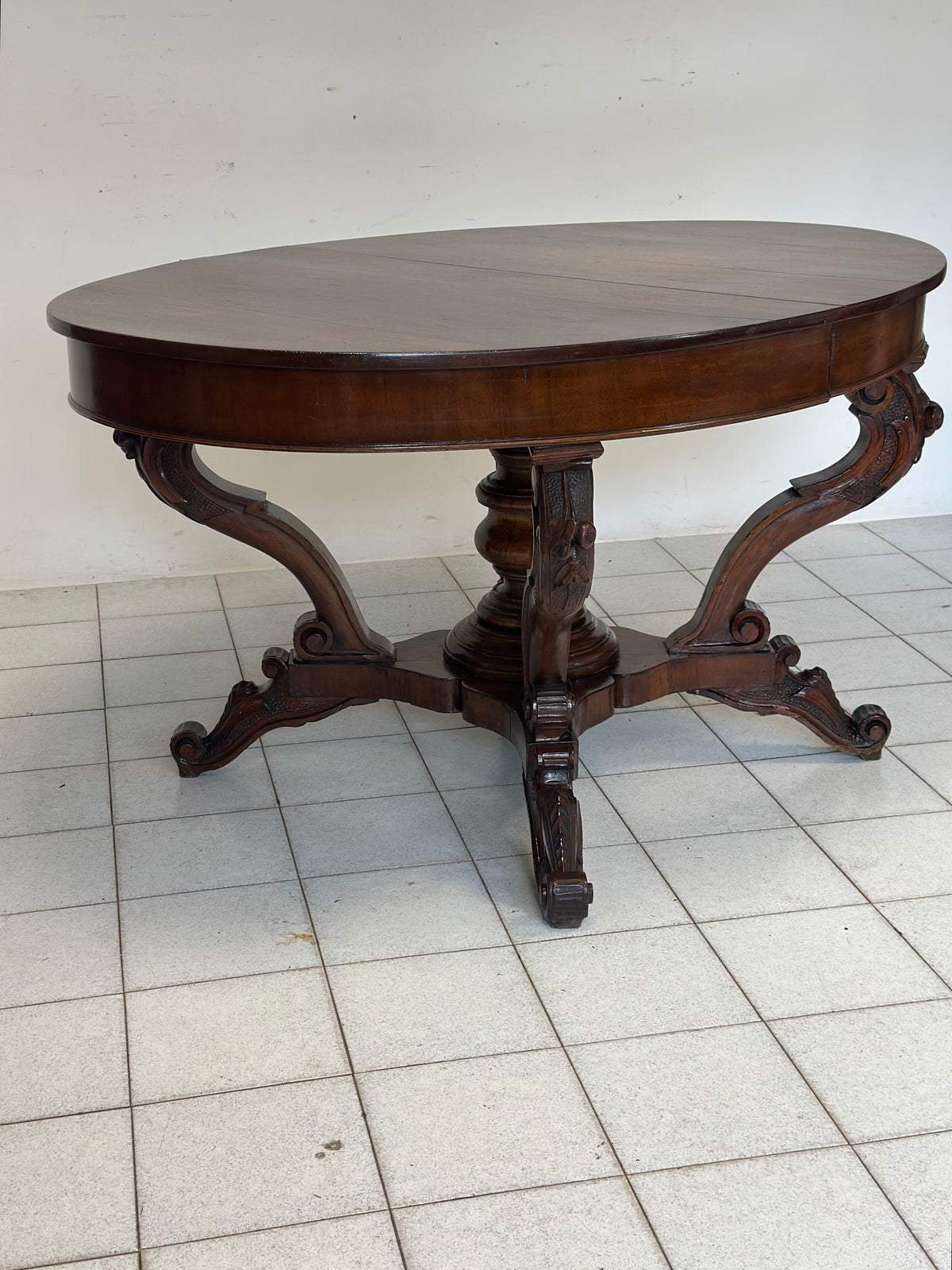 Tavolo a cestello ovale allungabile . Genova Carlo X. 149 x 105
