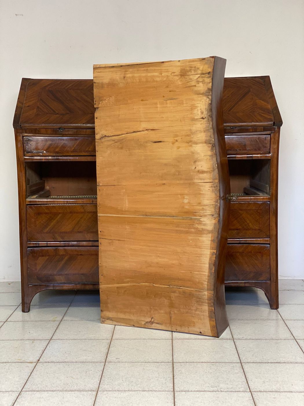 Louis XV desk. Emilia first half of 18th century