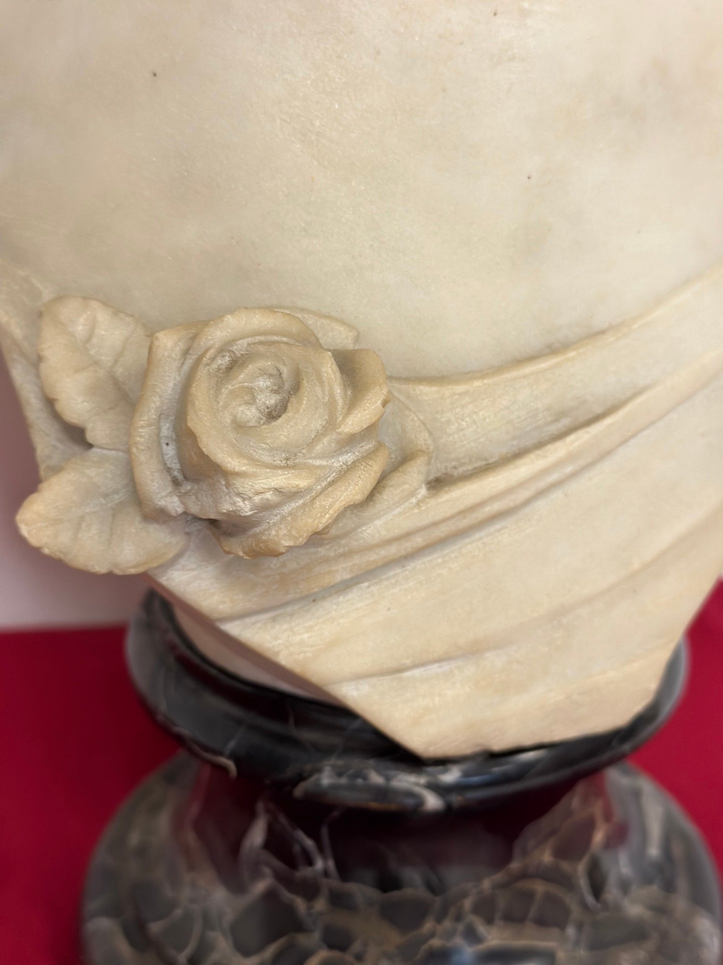 Busto in marmo di Carrara. La bella Fiorentina   Emilio fiaschi 1858 . 1941