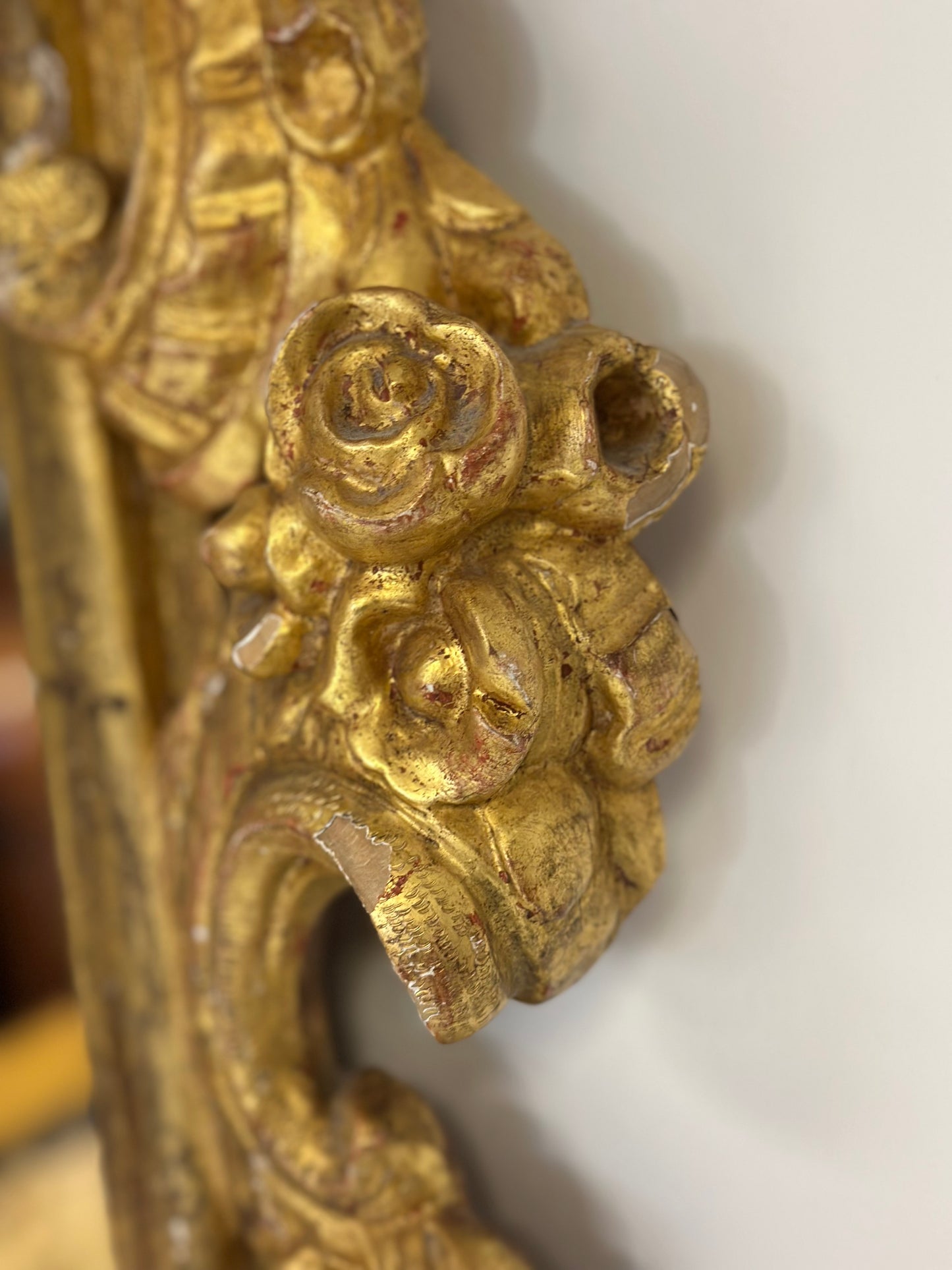 Specchiera emiliana in legno intagliato e dorato   Barocco XVII secolo