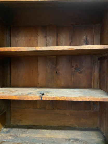 Credenza libreria con alzata noce . Fine XVIII secolo