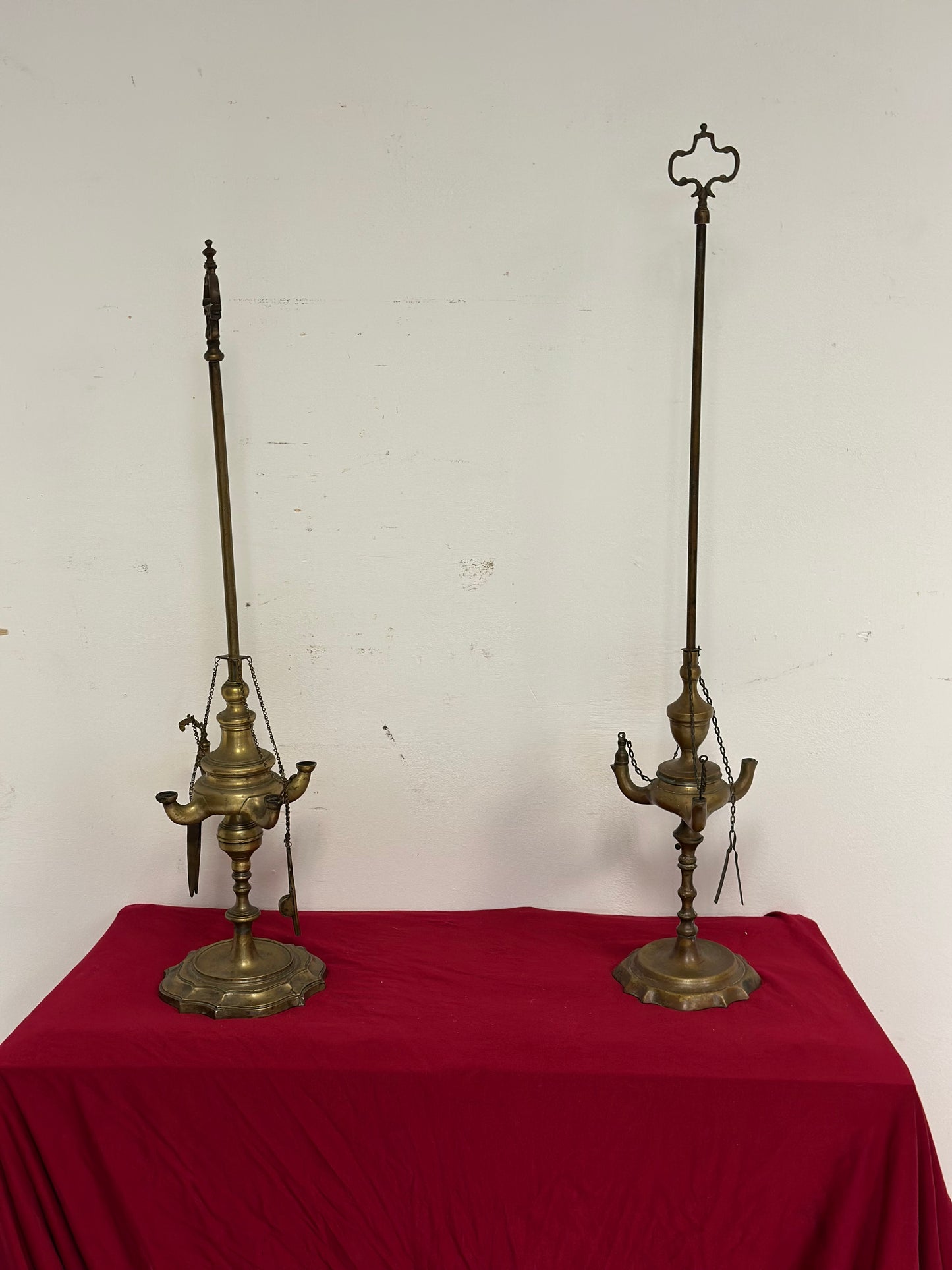 Coppia di lucerne fiorentine a olio in bronzo epoca prima metà del’ 700