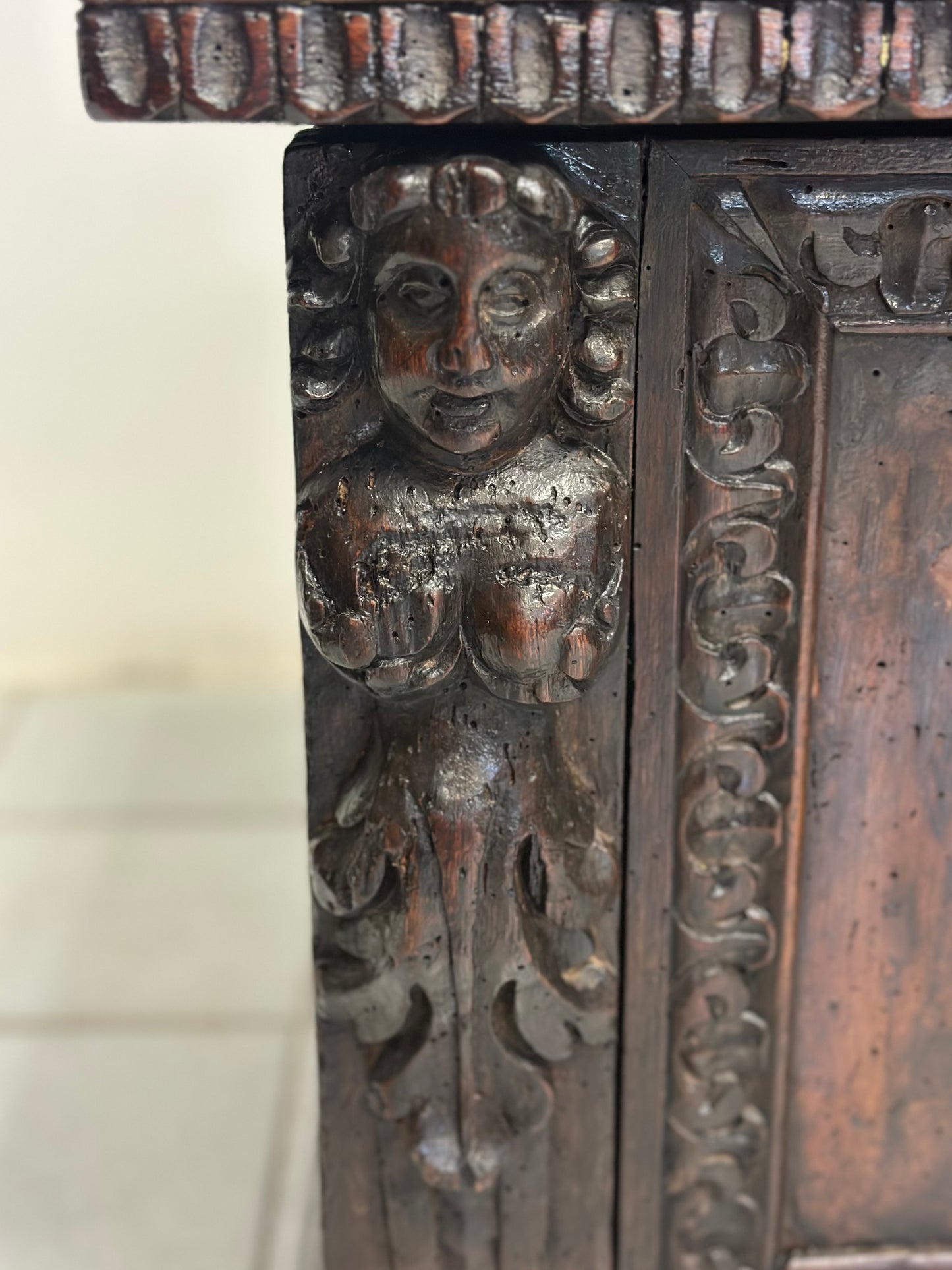 Cassapanca nobiliare rinascimentale lombarda città di Bergamo primo 600 XVII secolo