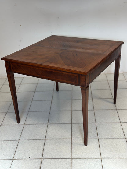 Tavolino Luigi XVI . XVIII secolo