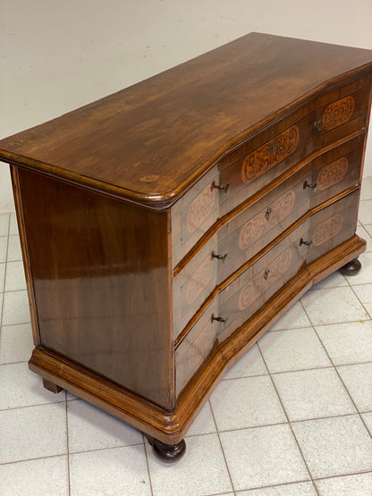Louis XV shaped chest of drawers. Verona late 17th/early 18th century