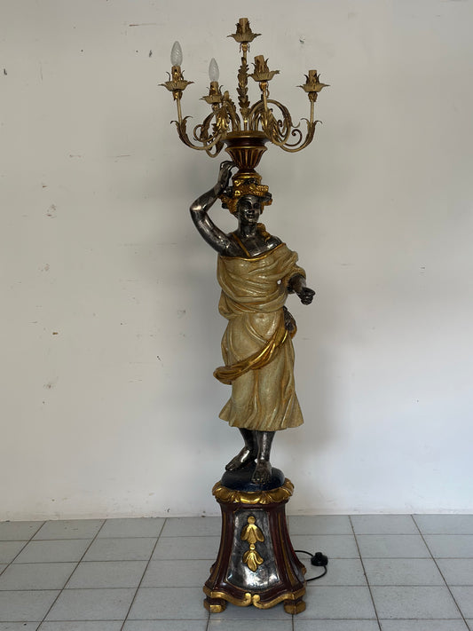 Lampada da terra. Moro di Venezia legno scolpito laccato dorato   XX secolo