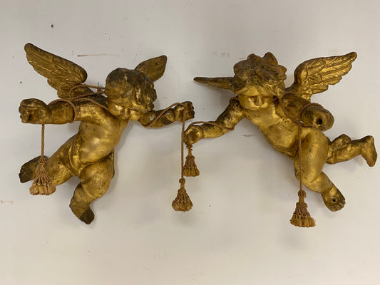 Coppia di angeli lignei  alati e dorati . Roma fine 500