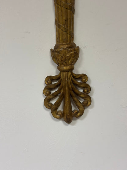 Grande applique Luigi XVI in legno intagliato e dorato