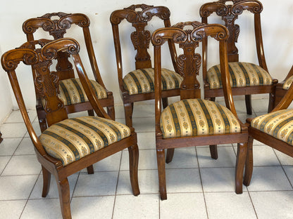 Gruppo di sette sedie a gondola Carlo X lombarde.  Primo 800