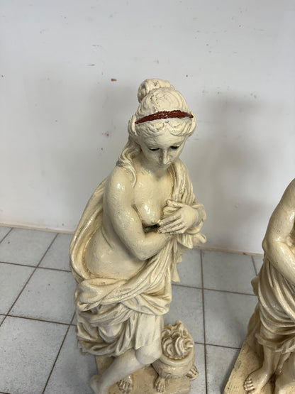 Coppia di statue in graniglia di pietra. Epoca primi 900. H 94 cm