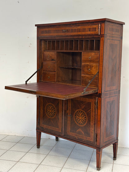 Secretaire Luigi XVI . Milano fine 700. Restaurato