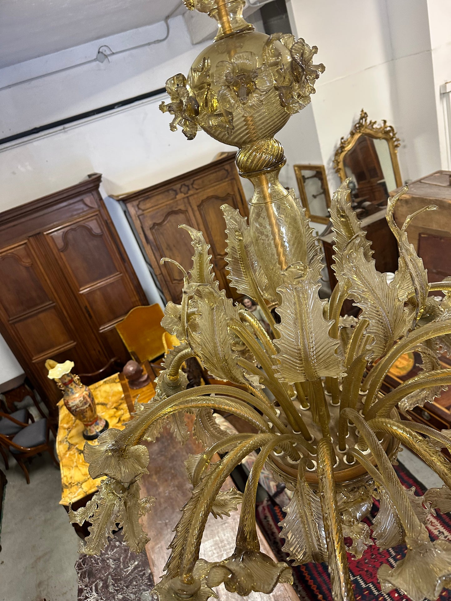 Lampadario in vetro di Murano. Barovier & Toso ( Venezia ) Primi XX secolo.  154 x 124.