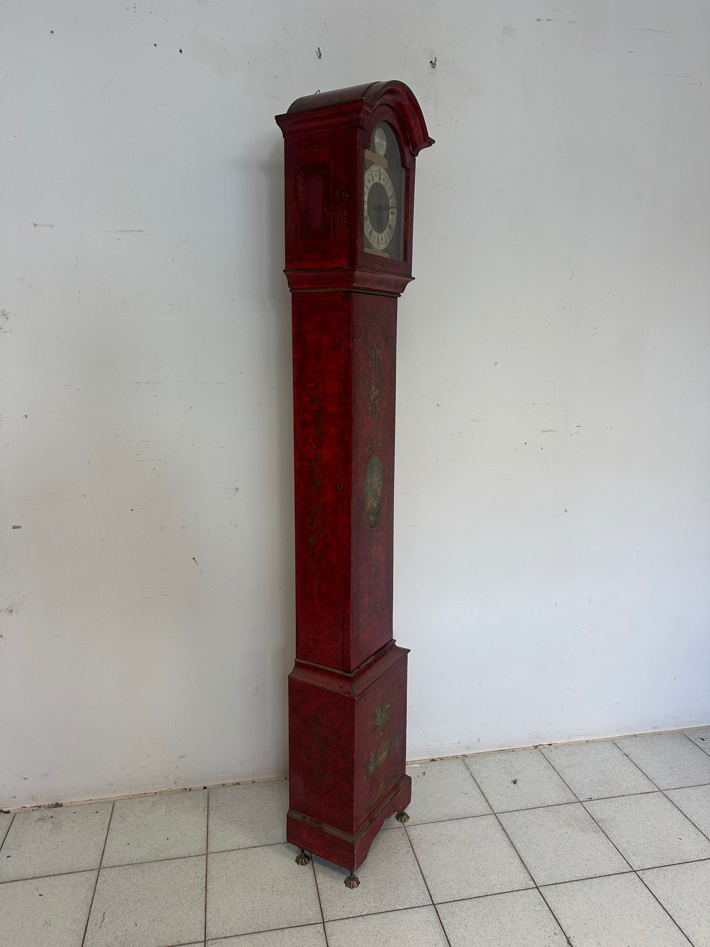 Orologio a pendolo laccato dipinto XX secolo