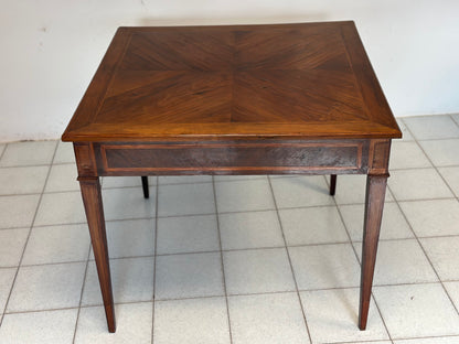 Tavolino Luigi XVI . XVIII secolo