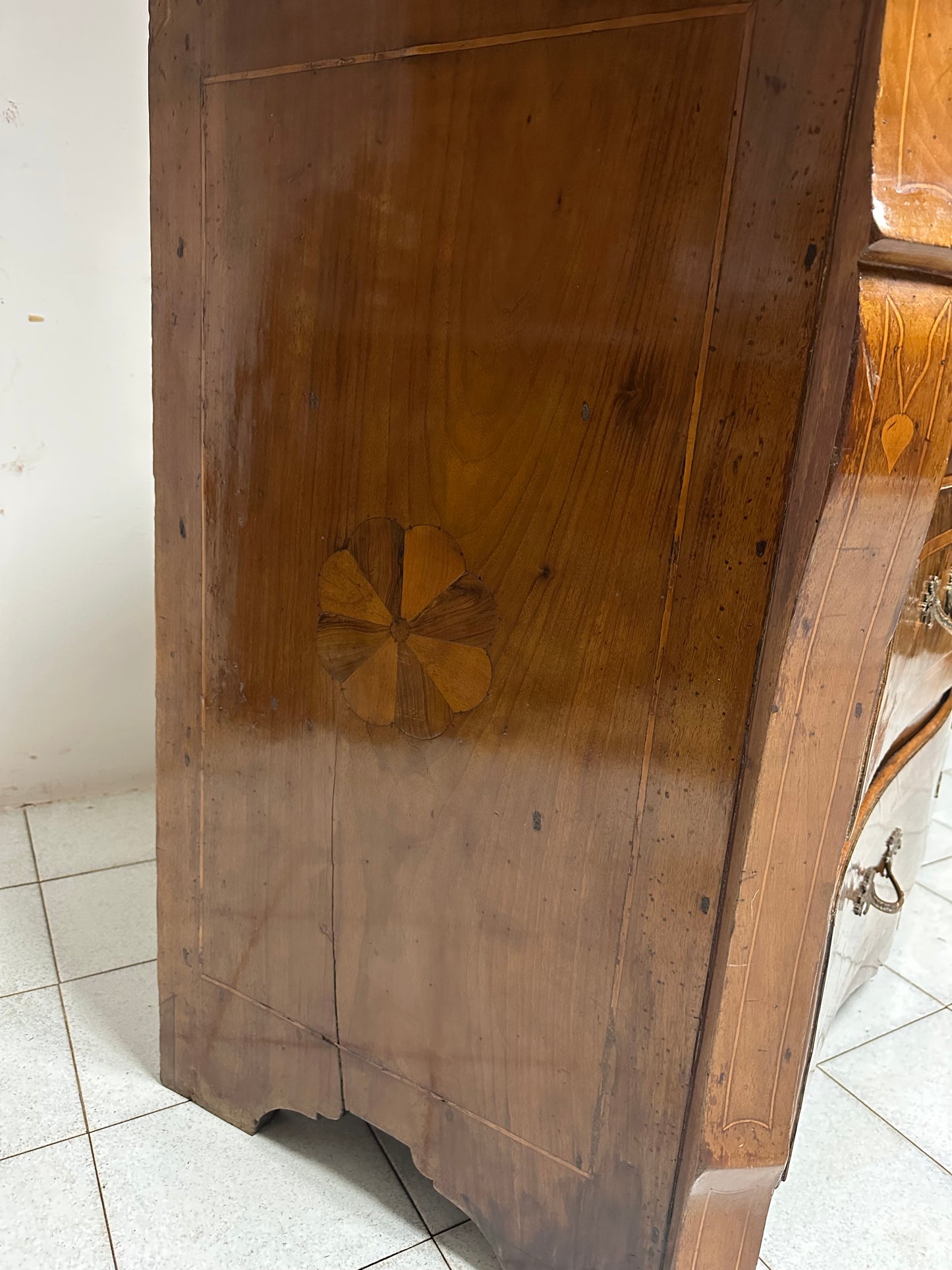 Cassettone Luigi XV . Napoli primi 700