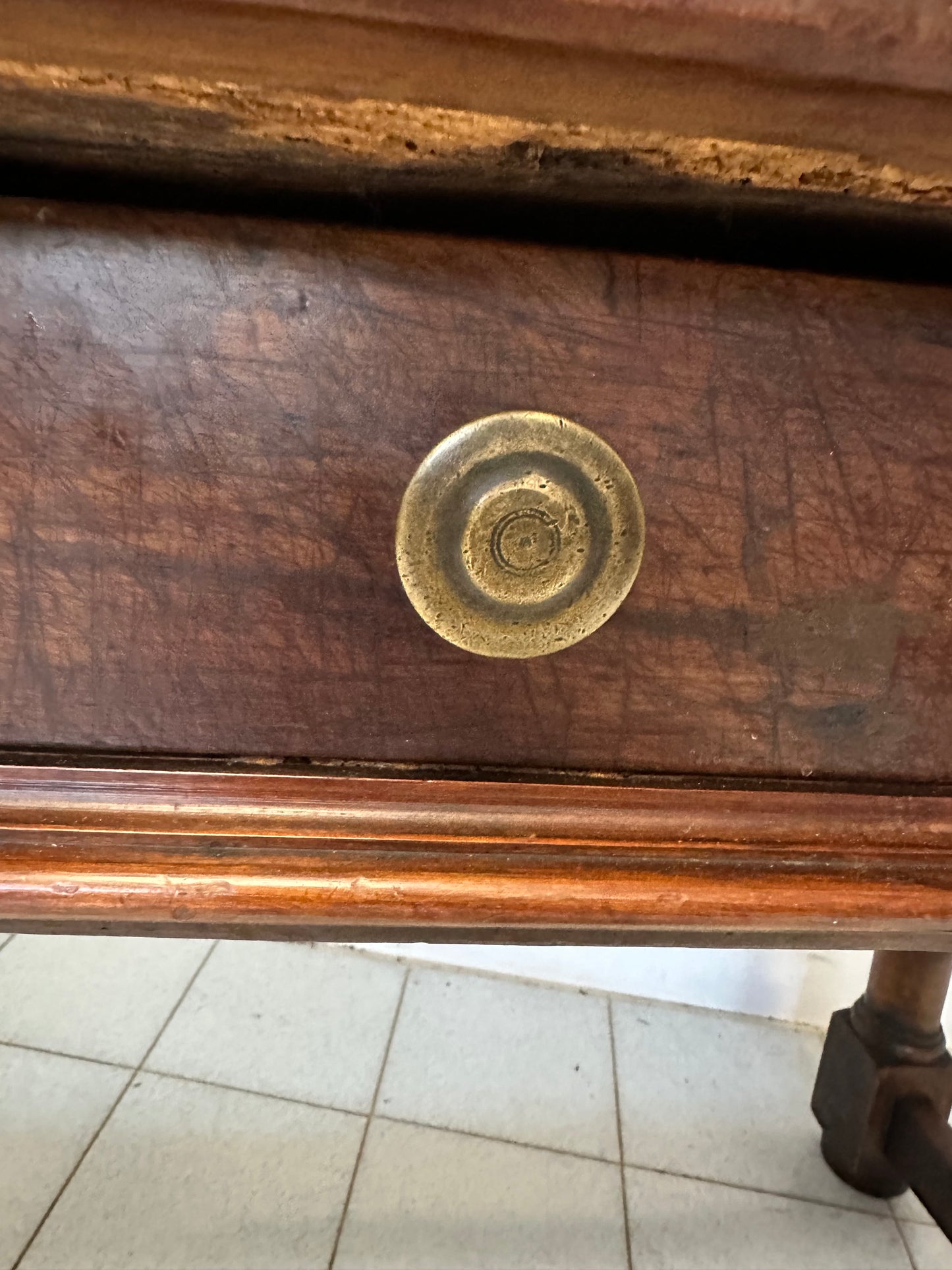 Tavolo a rocchetto in noce . Emilia fine 600
