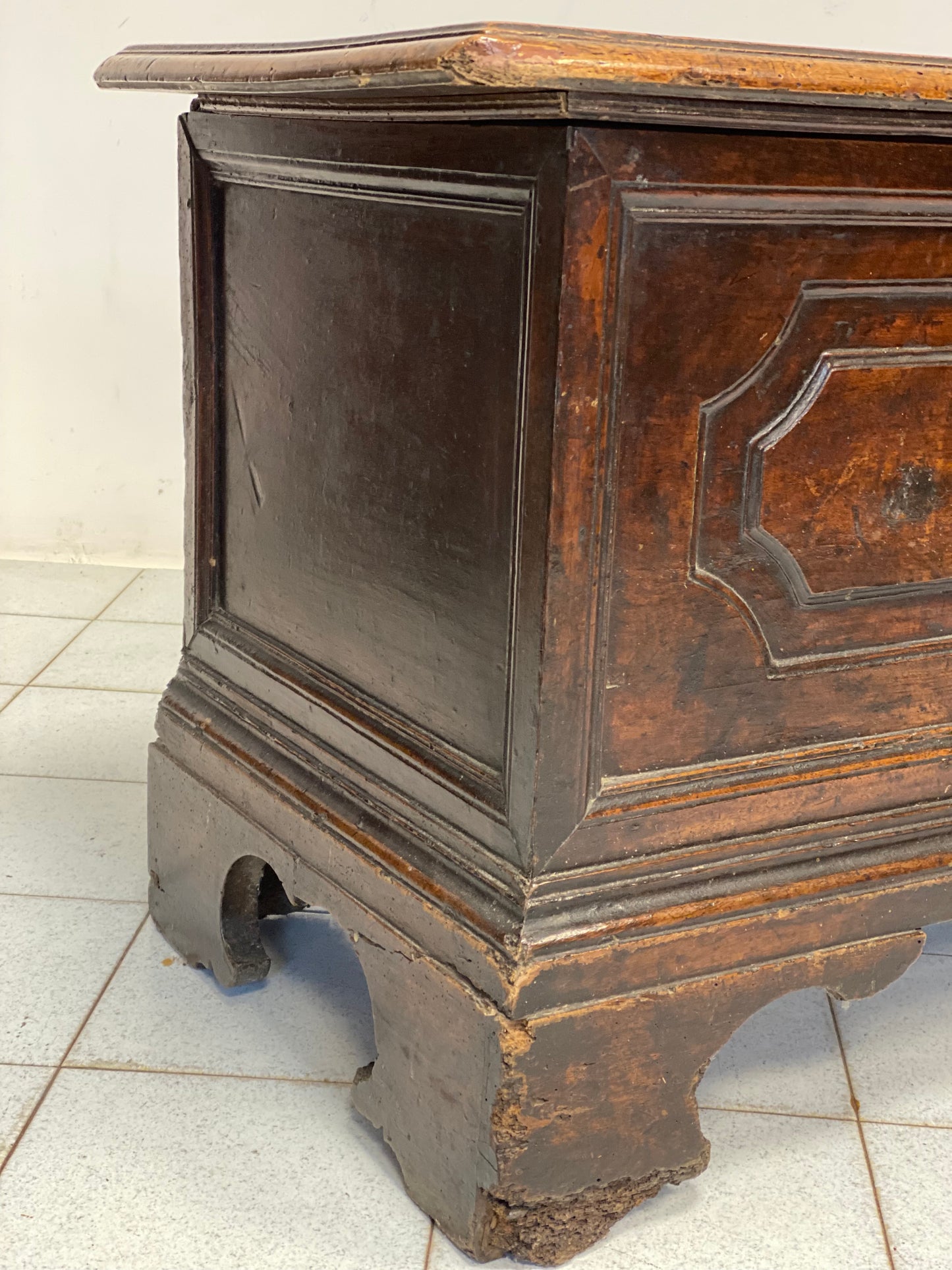 Bolognese walnut chest. 17th century