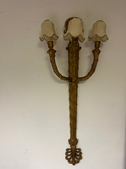 Grande applique Luigi XVI in legno intagliato e dorato