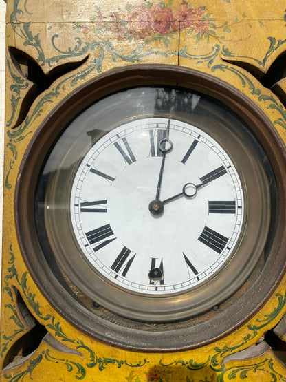 Orologio a pendolo laccato dipinto . Venezia primi 800