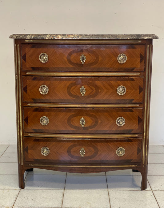 Chest of drawers with four curved drawers. 19th century period