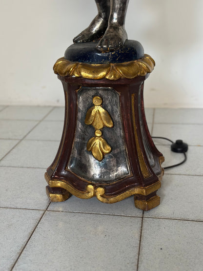 Lampada da terra. Moro di Venezia legno scolpito laccato dorato   XX secolo