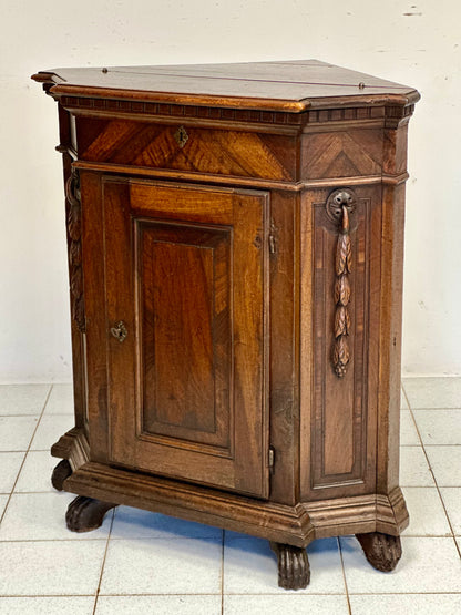 Angoliera Luigi XIV in noce Lombardia 600