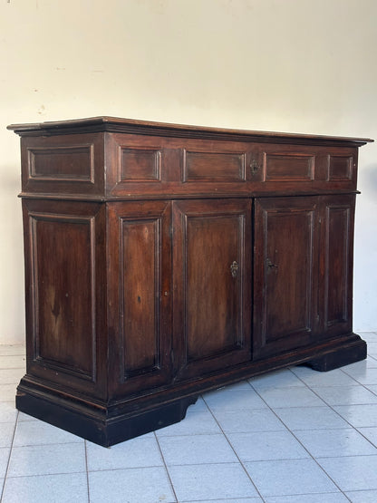 Credenza Emilia in noce fine 600