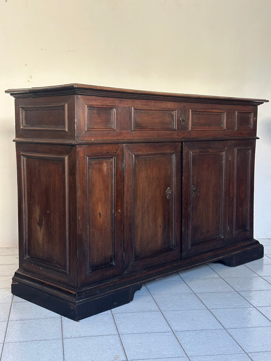 Credenza Emilia in noce fine 600