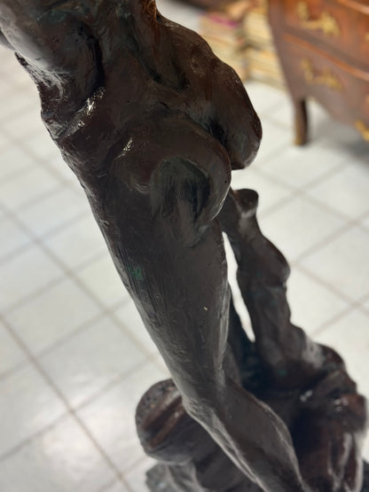 Scultura in bronzo patinato Fanciulla al vento . XX secolo altezza 174 cm