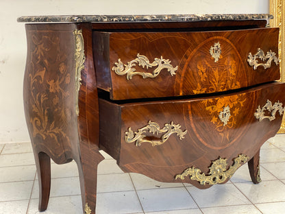 Cassettone
bombato fronte e fianchi Napoleone III   800 restauro eseguito