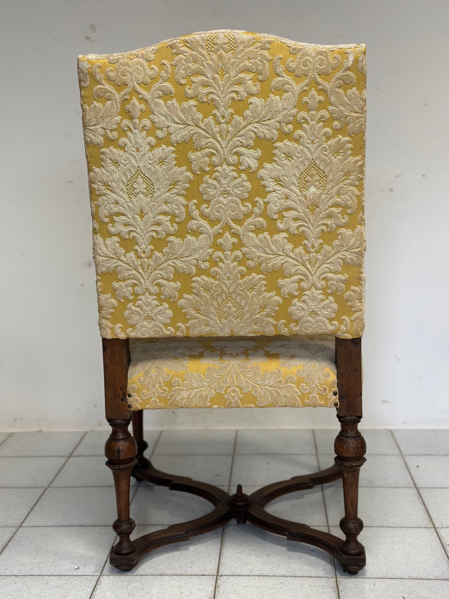 Poltrona Luigi XIV lombarda .Inizio XVIII secolo