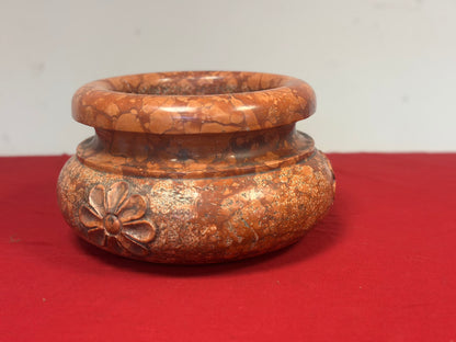 Acquasantiera in marmo rosso imperiale  XIX secolo